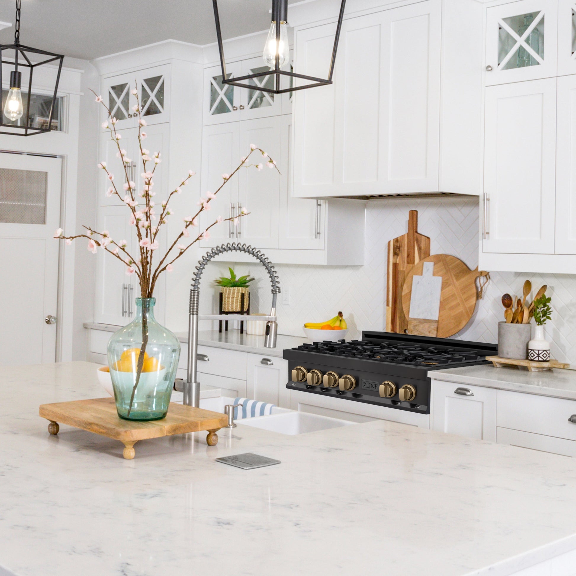ZLINE Autograph Edition ZLINE Autograph Edition 30" Porcelain Rangetop with 4 Gas Burners in Black Stainless Steel and Champagne Bronze Accents (RTBZ-30-CB)30 in. Porcelain Rangetop with 4 Gas Burners in Black Stainless Steel and Accents (RTBZ-30)