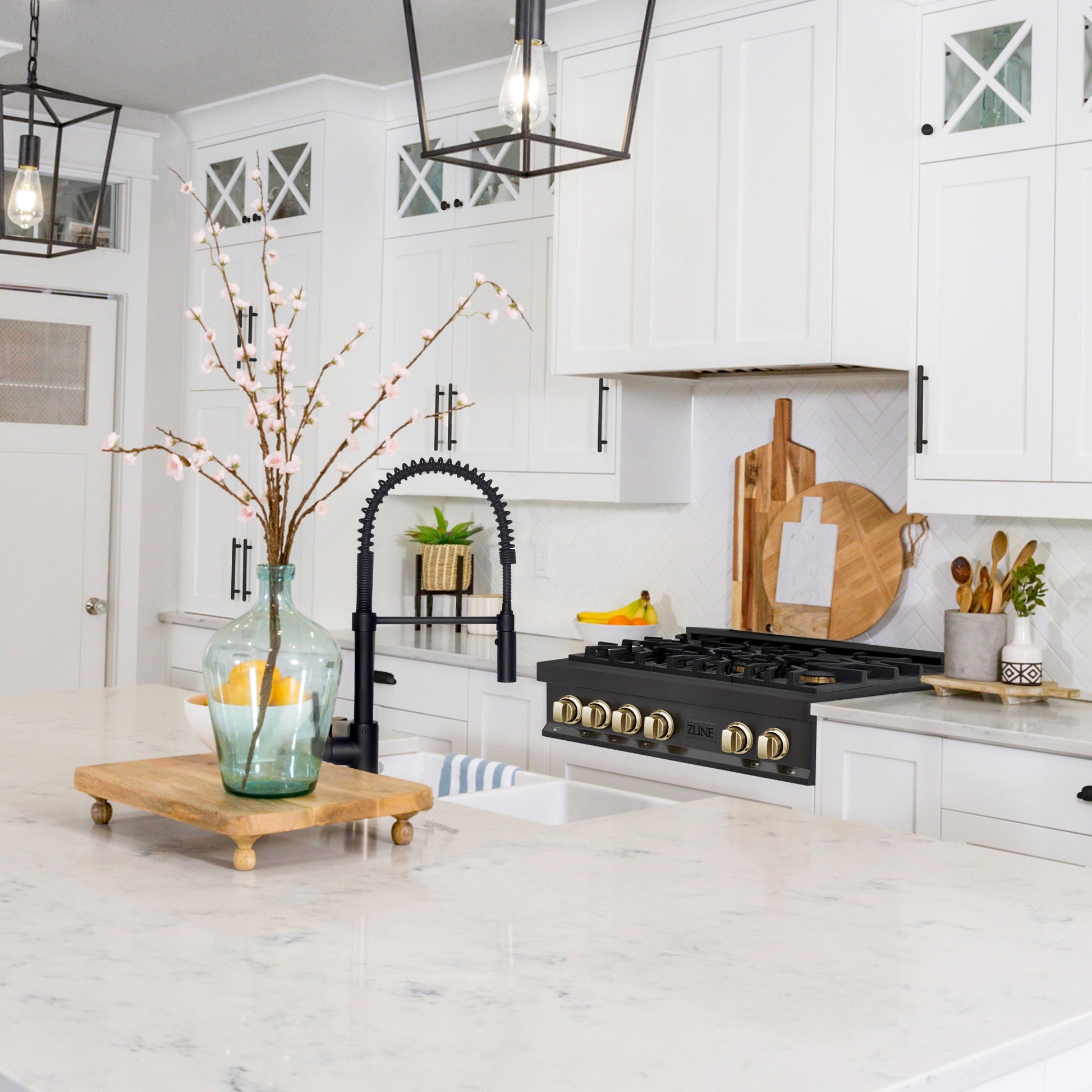 ZLINE Autograph Edition ZLINE Autograph Edition 30" Porcelain Rangetop with 4 Gas Burners in Black Stainless Steel and Champagne Bronze Accents (RTBZ-30-CB)30 in. Porcelain Rangetop with 4 Gas Burners in Black Stainless Steel and Accents (RTBZ-30)