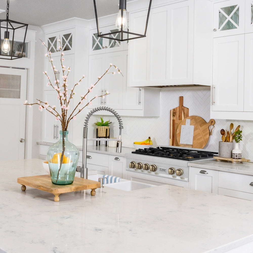 ZLINE Autograph Edition 30 in. Legacy Gas Rangetop with 4 Burners and Porcelain Cooktop in DuraSnow® Stainless Steel with Champagne Bronze Accents (RTSZ-30-CB)